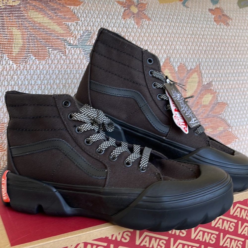 Vans WMNS Sk8-Hi Tapered
Heavy Canvas Blackout
VN0A7Q5T10J
Sneakers - Picture 6 of 16